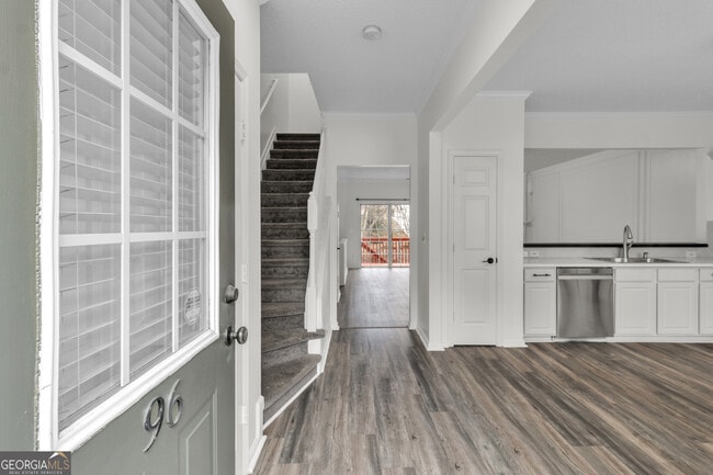 Building Photo - 9155 Nesbit Ferry Rd