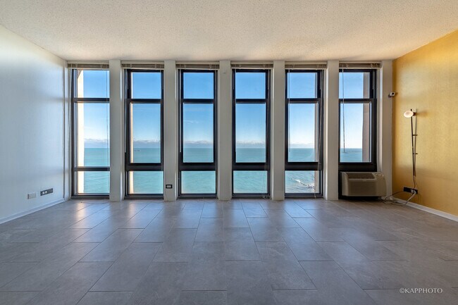 Building Photo - 6700 S South Shore Dr