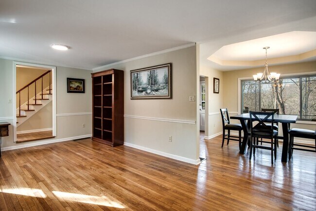 Building Photo - Large Family Home close to WCU