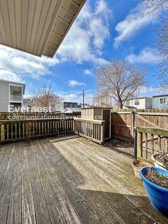 Building Photo - 620 N 30th St