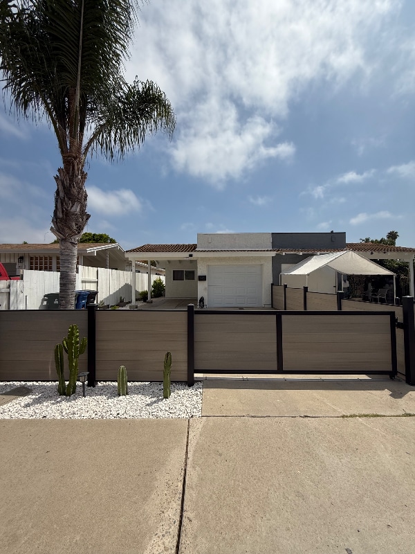 Building Photo - 1413 Tobias Dr