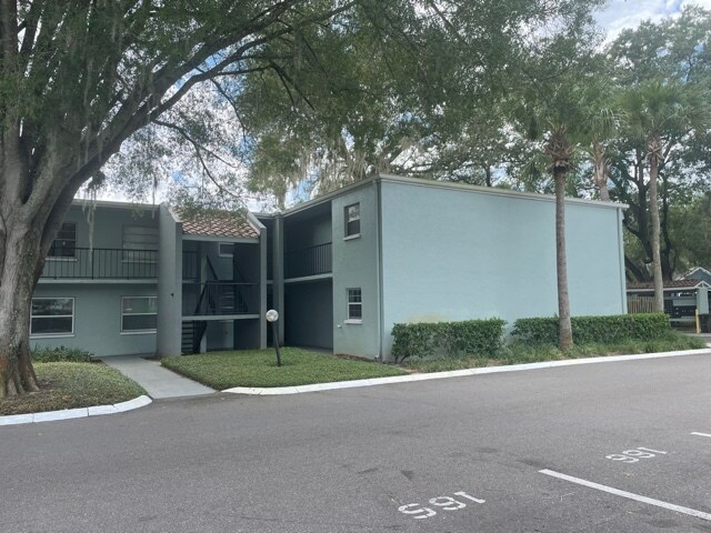 Building Photo - 2812 Somerset Park Dr