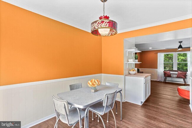 Building Photo - 1321 Oak View Dr