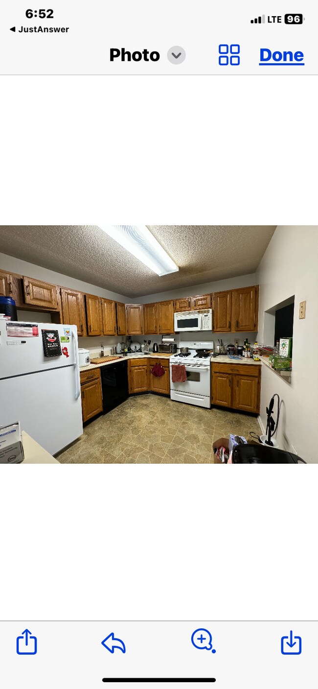Building Photo - 17 Fisher Dr