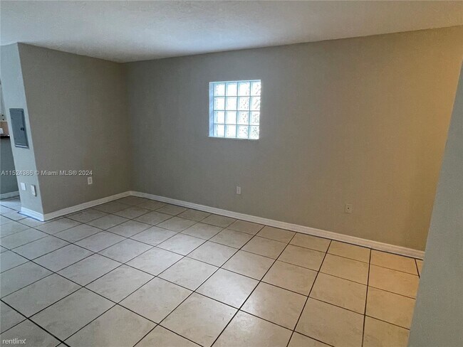 Foto del edificio - 3 br, 2 bath House - 1240 SE 31st Ct # 106-32