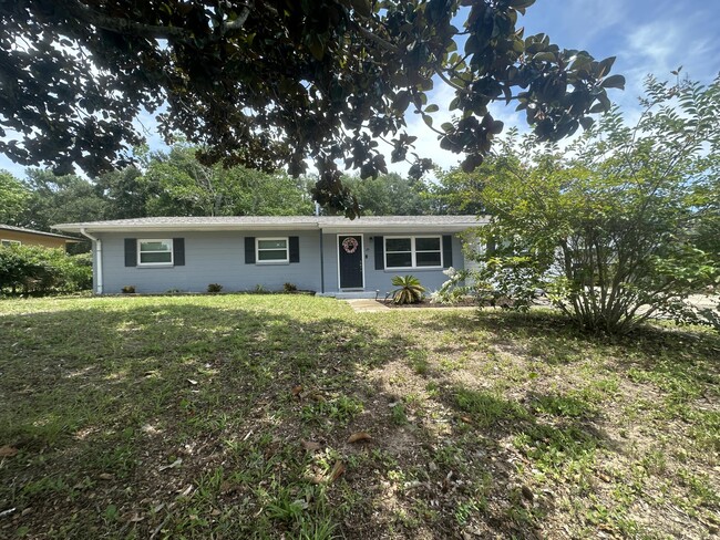 Building Photo - 29 Hemlock Dr NW