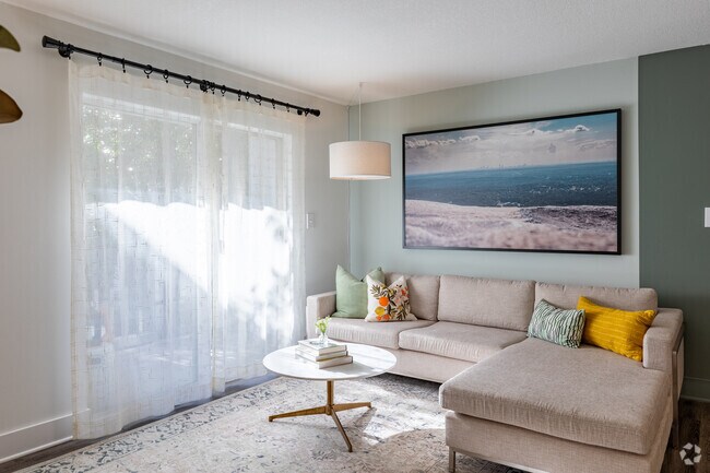 1BR, 1BA - 750SF (A2 - Renovado) Sala de estar - Virginia Highland Apartment Homes