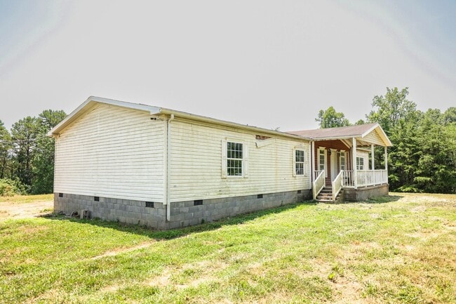 Building Photo - 120 Aker Holt Rd