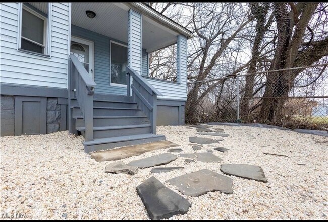 Building Photo - 8511 Wade Park Ave
