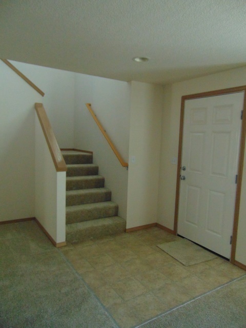 Building Photo - Spacious 4 Bedroom/2.5 Bath Hazell Dell Home!