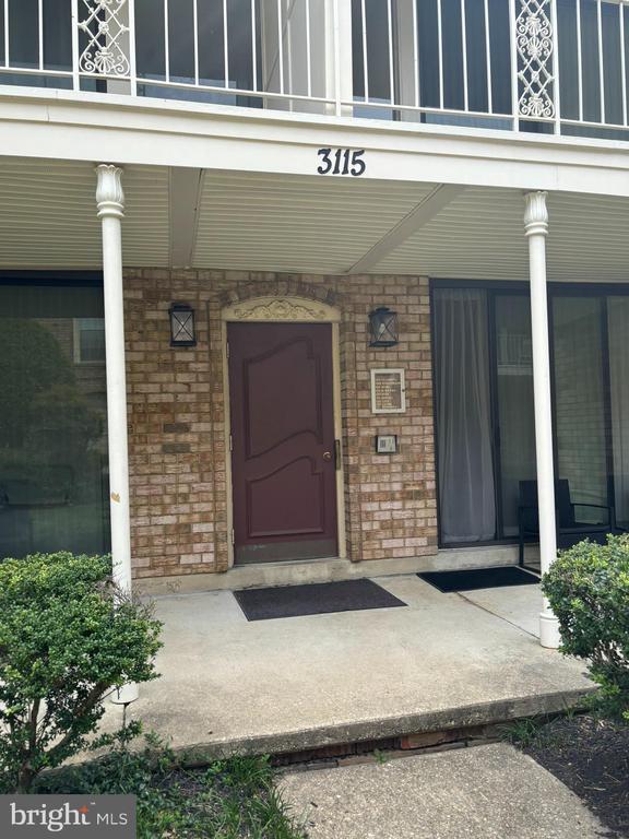 Building Photo - 3115 Patrick Henry Dr