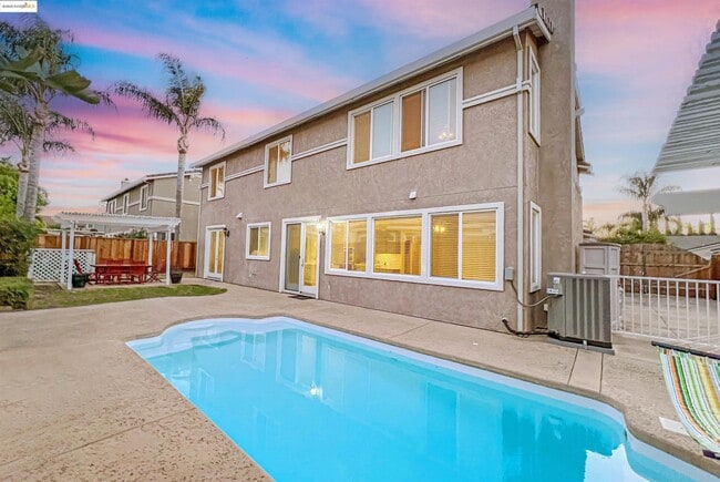 Building Photo - 364 Dante Ct