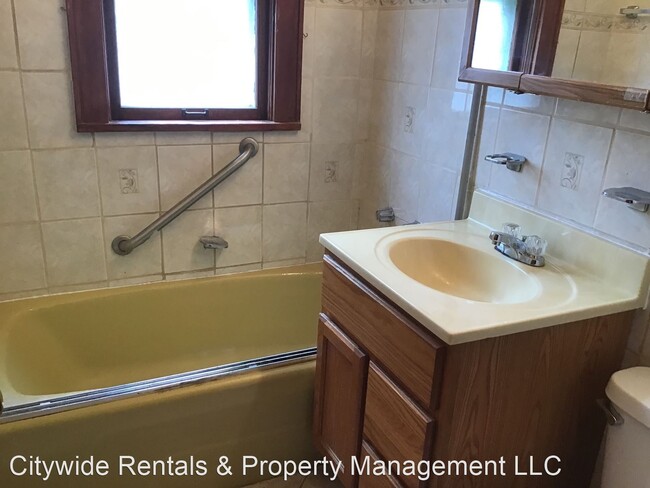 Building Photo - 4 br, 1 bath House - 2863 N 6th St