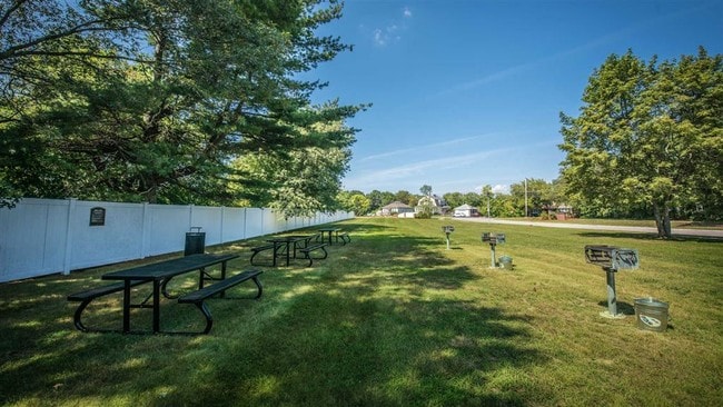 Building Photo - Glen Meadow Apartments
