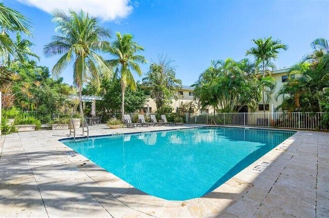 Foto del edificio - 1455 Holly Heights Dr