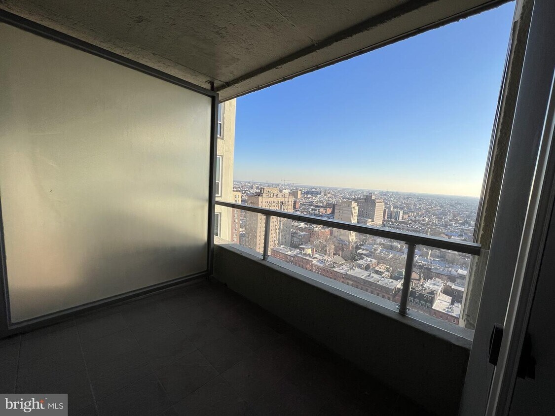 22430 W Rittenhouse Square Unit 2411, Philadelphia, PA 19103