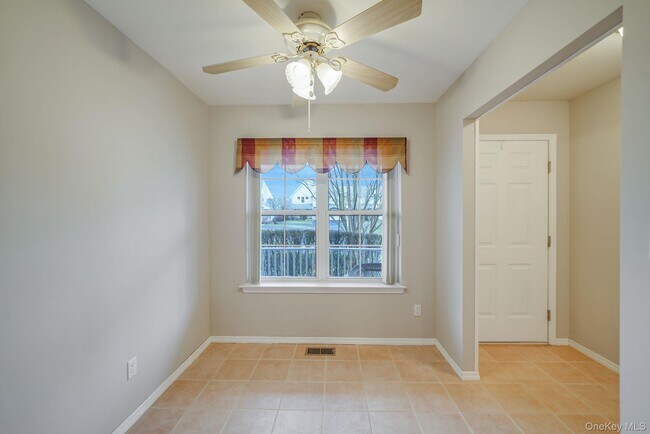 Building Photo - 18 Summerfield Cir