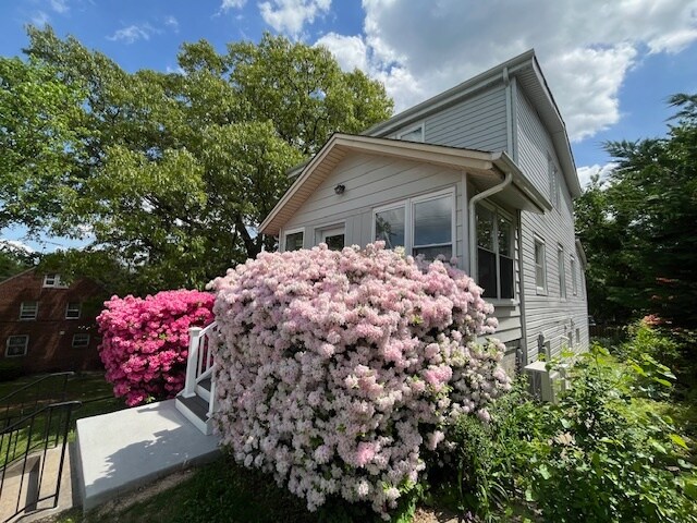 Foto del edificio - 1339 Irving St NE