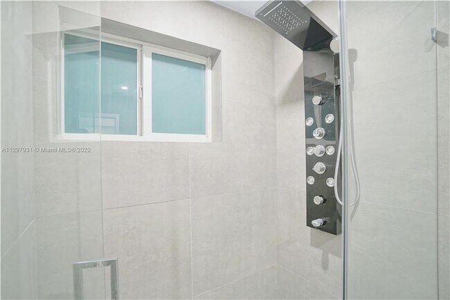 Foto del edificio - 2850 SW 24th St