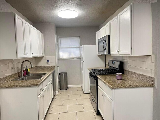 Foto del edificio - 14227 Clear Forest Dr