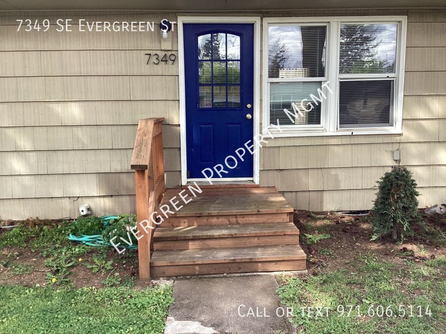 Primary Photo - *FREE APP FEES!! 1 Bdrm with a Den! Discov...