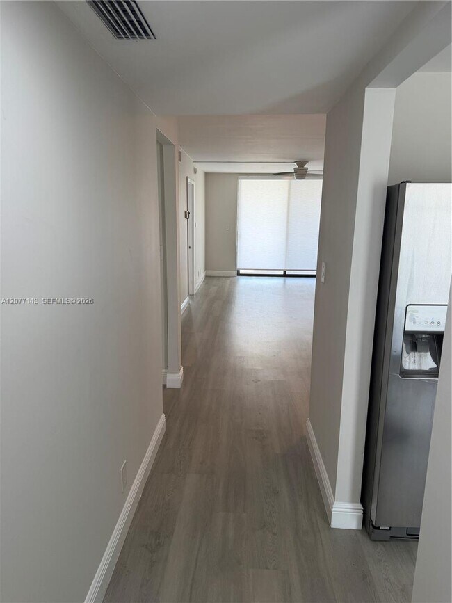 Foto del edificio - 801 N Ocean Blvd