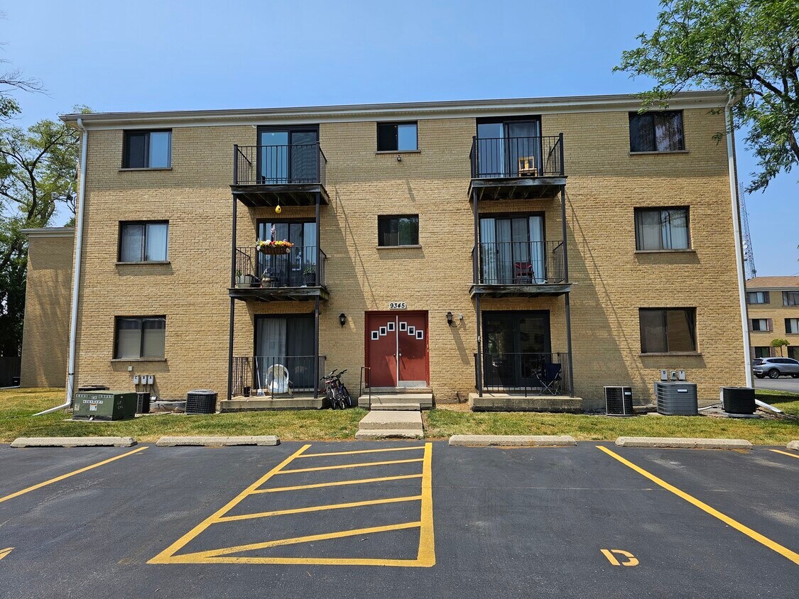 Primary Photo - 9345 Hamilton Ct