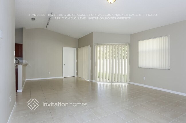 Foto del edificio - 9913 NW 9th Ct