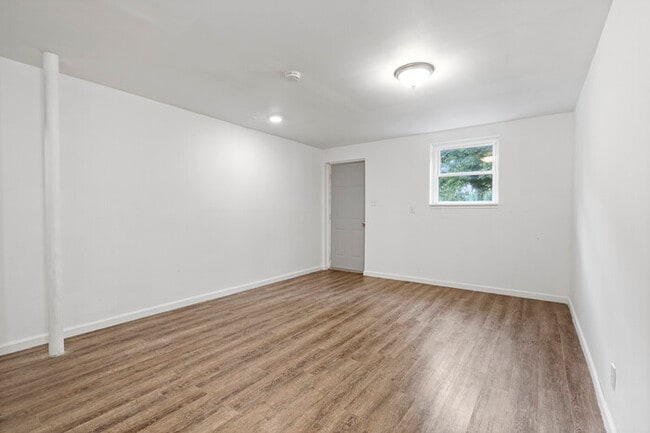 Building Photo - For Rent – Updated Studio in Old Hickory | $975/Month