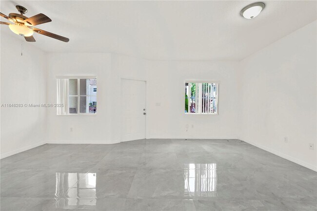 Foto del edificio - 1637 SE 30th St