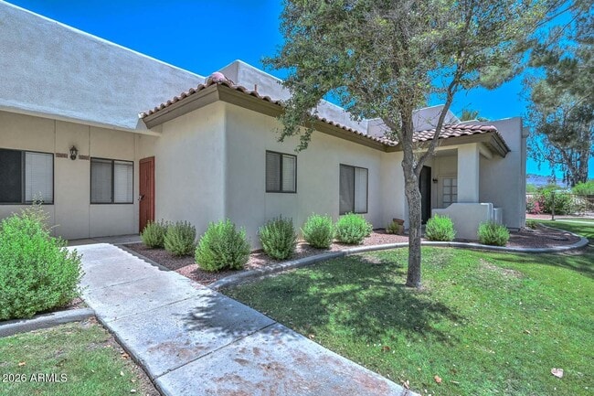 Building Photo - 750 E Northern Ave