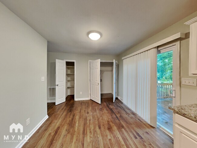 Foto del edificio - 7219 Lancashire Dr