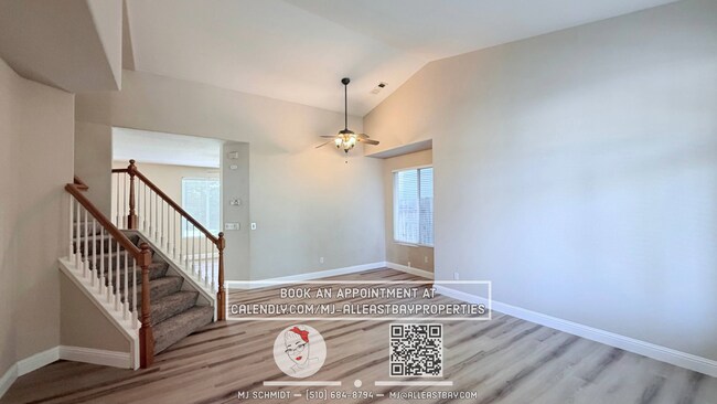 Foto del edificio - Beautiful 3 bedroom home nestled in cozy Brentwood neighborhood!