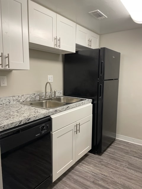 Foto del edificio - Peppertree Village Apartments