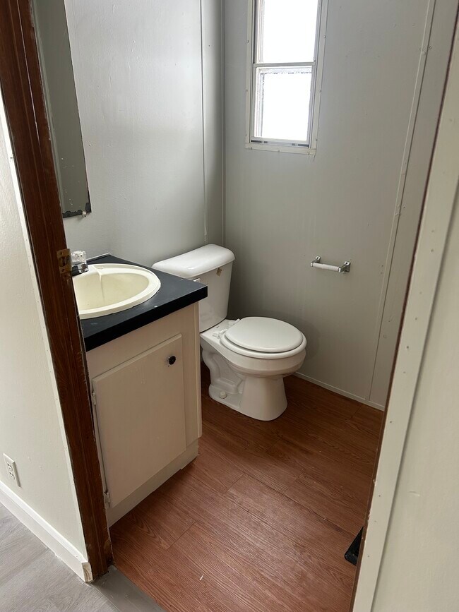 Baño principal - 489 Vanzant Rd