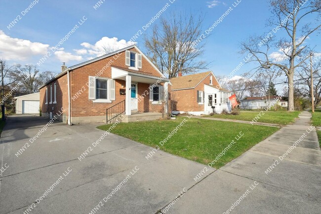 Building Photo - Fully Remodeled 3-Bedroom Brick Bungalow i...