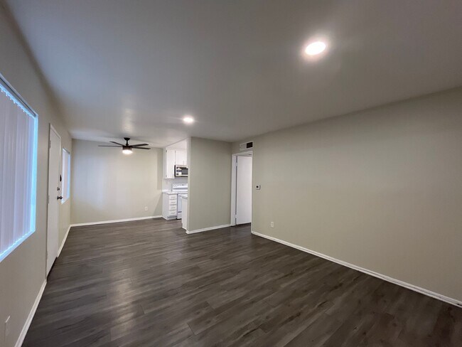Interior Photo - 951 S. Oxford