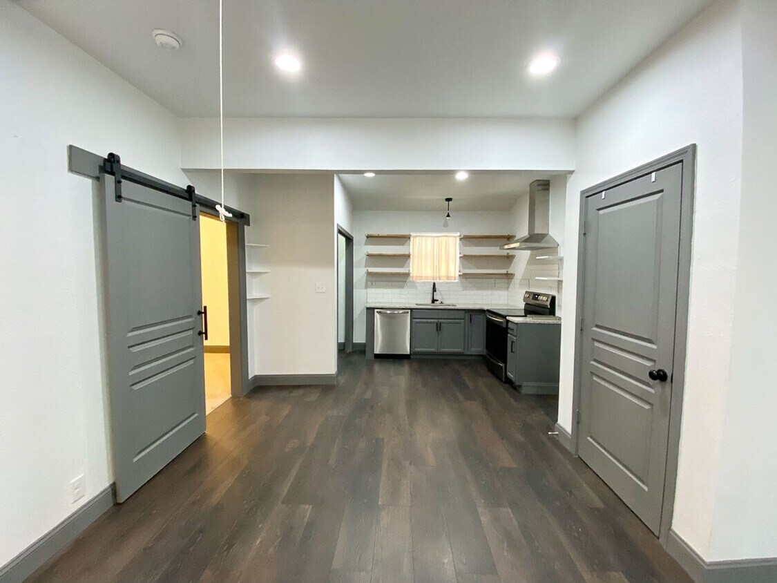 Dignowity Remodeled 3 bedroom 2 bath - Dignowity Remodeled 3 bedroom 2 bath