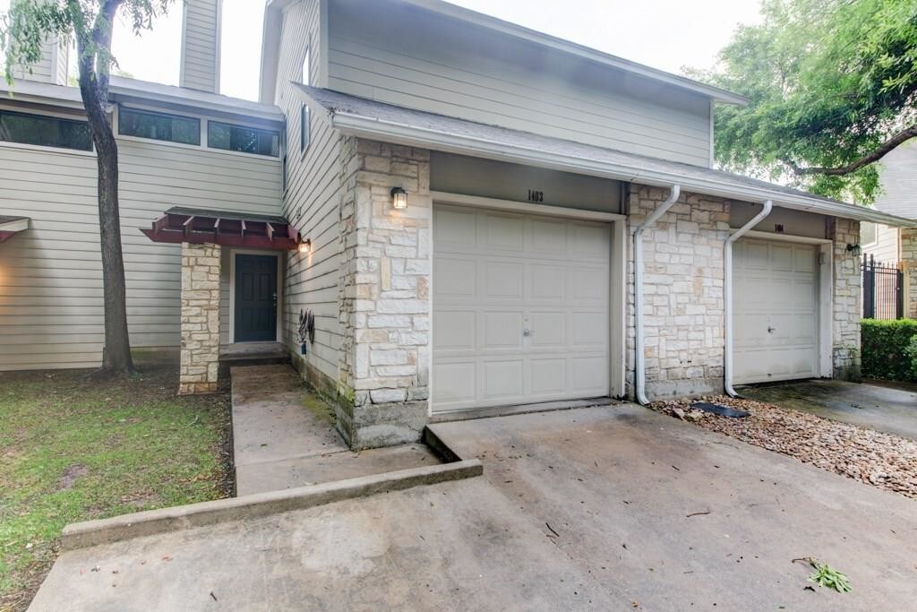 Primary Photo - 512 Eberhart Ln