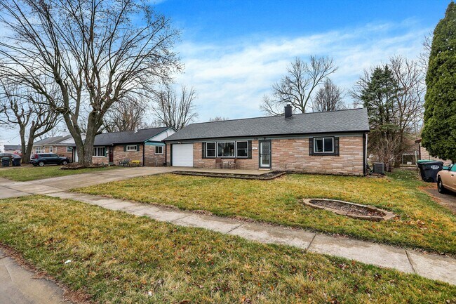 Building Photo - 634 Park Dr