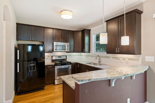 Foto del edificio - FIRST MONTH FREE! Available Now: Downtown ...