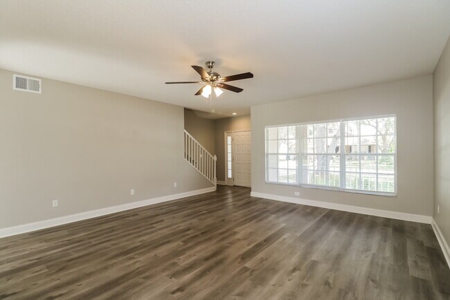Building Photo - 24417 Crosscut Rd