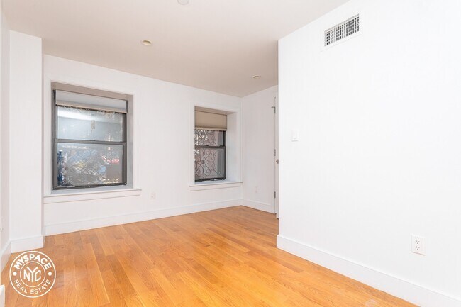 Foto del edificio - 588 Franklin Ave