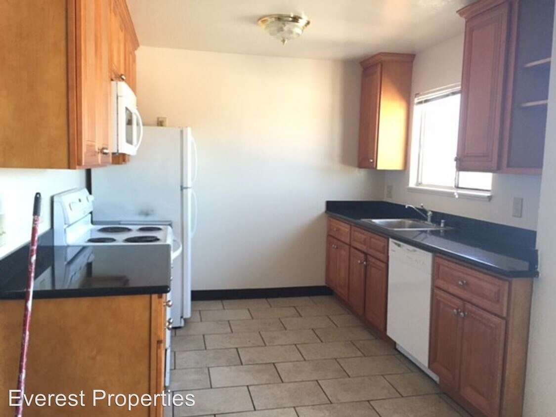 Foto principal - 2540 Regent St