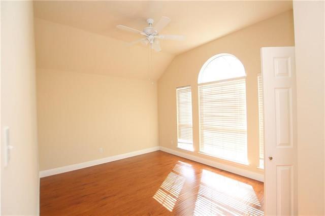 Foto del edificio - 3106 Kingsbury Dr