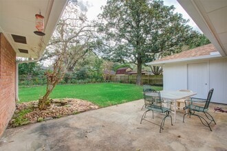 Building Photo - 8939 Rockhurst Dr