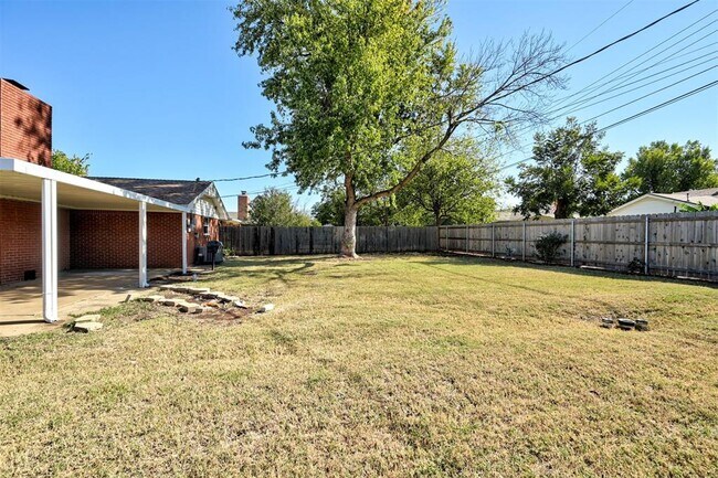 Building Photo - 1508 Carlton Way