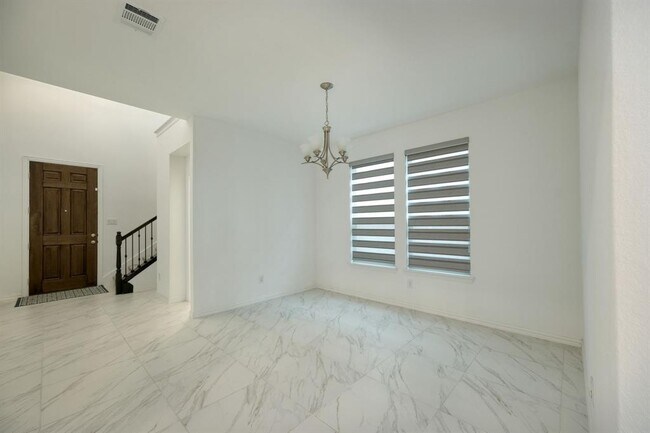 Building Photo - 2309 Wooded Run Trl