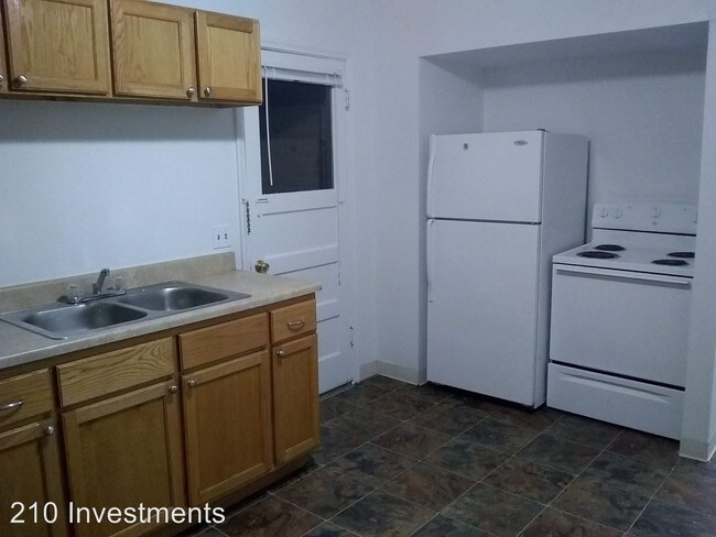 Building Photo - 733-743-743 S 700 E