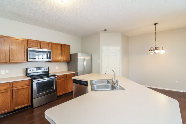 Building Photo - 816 Parker Dr